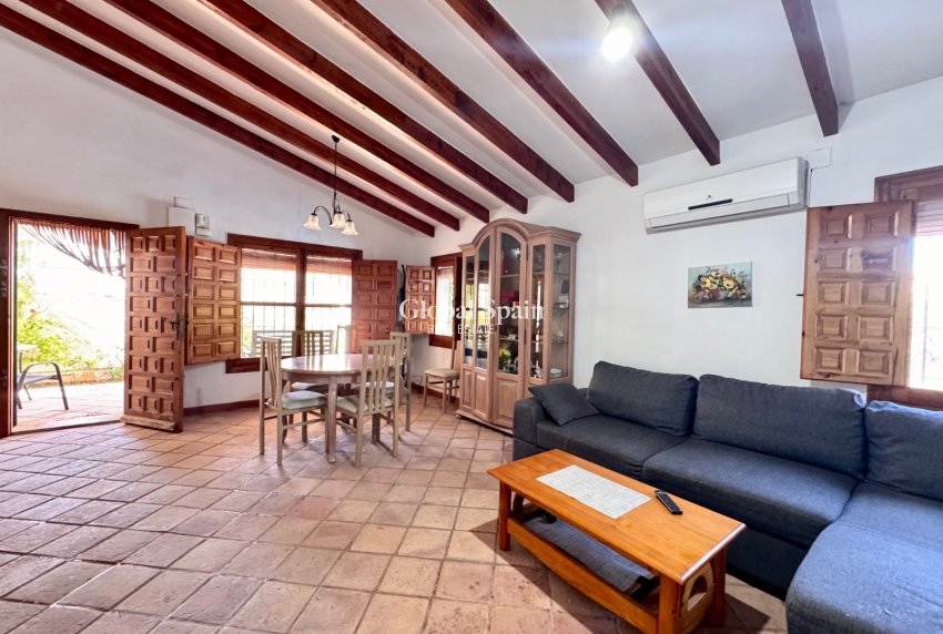 Resale - VILLA -
ORIHUELA COSTA - Costa Blanca