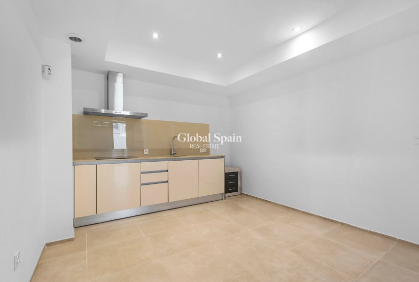 Resale - VILLA -
ORIHUELA COSTA - Costa Blanca