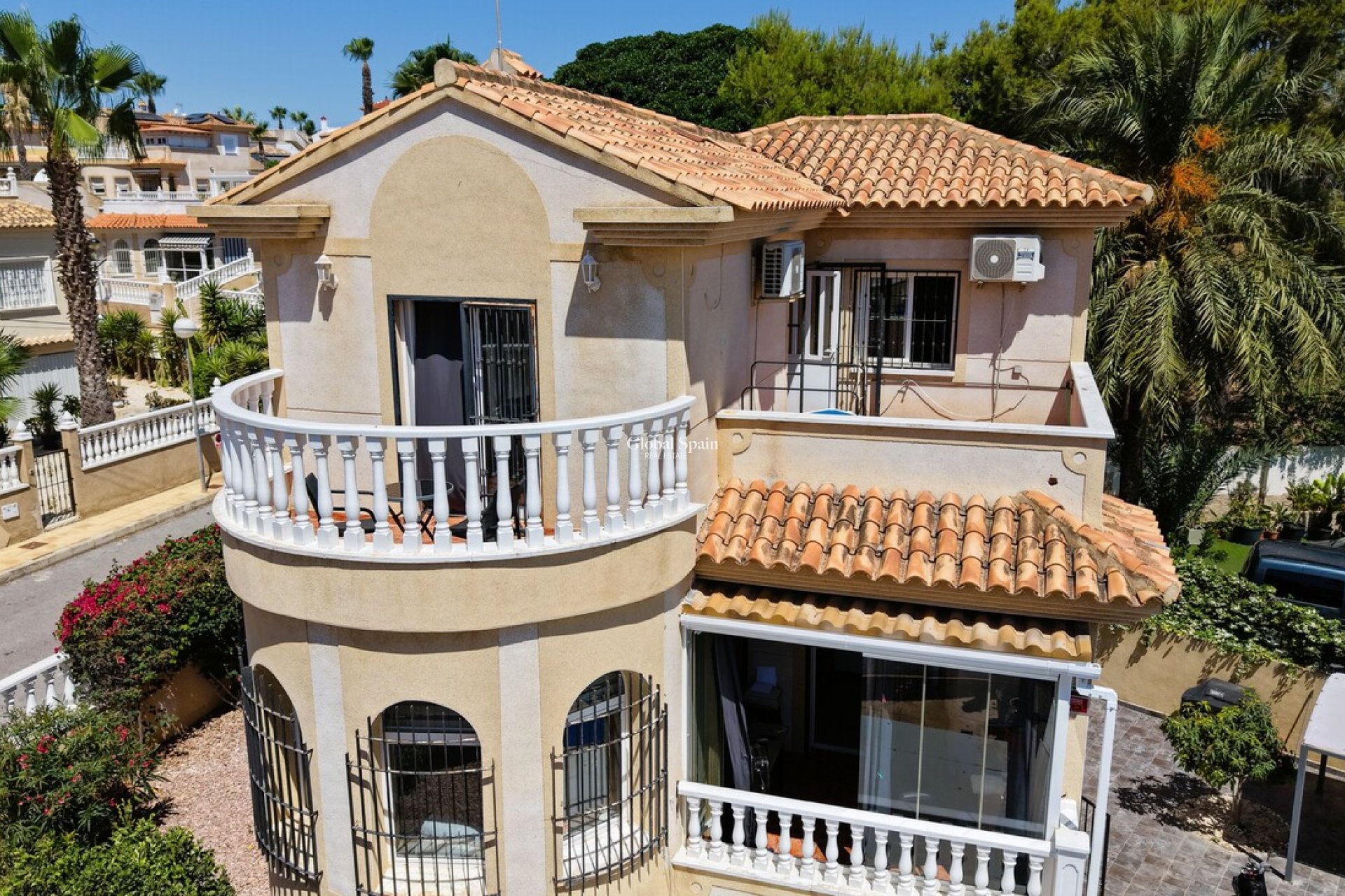Resale - VILLA -
ORIHUELA COSTA - Costa Blanca