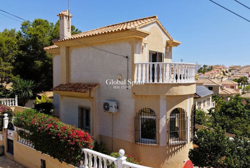Resale - VILLA -
ORIHUELA COSTA - Costa Blanca