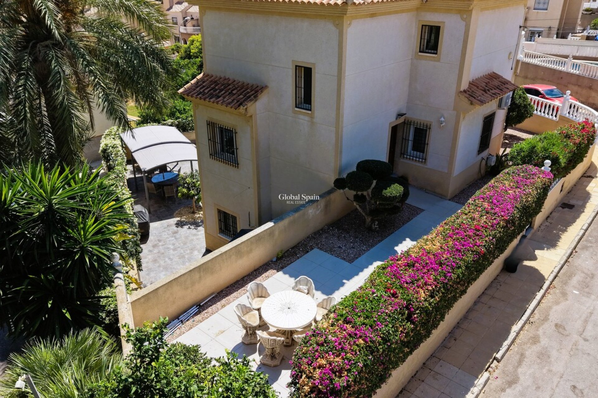 Resale - VILLA -
ORIHUELA COSTA - Costa Blanca