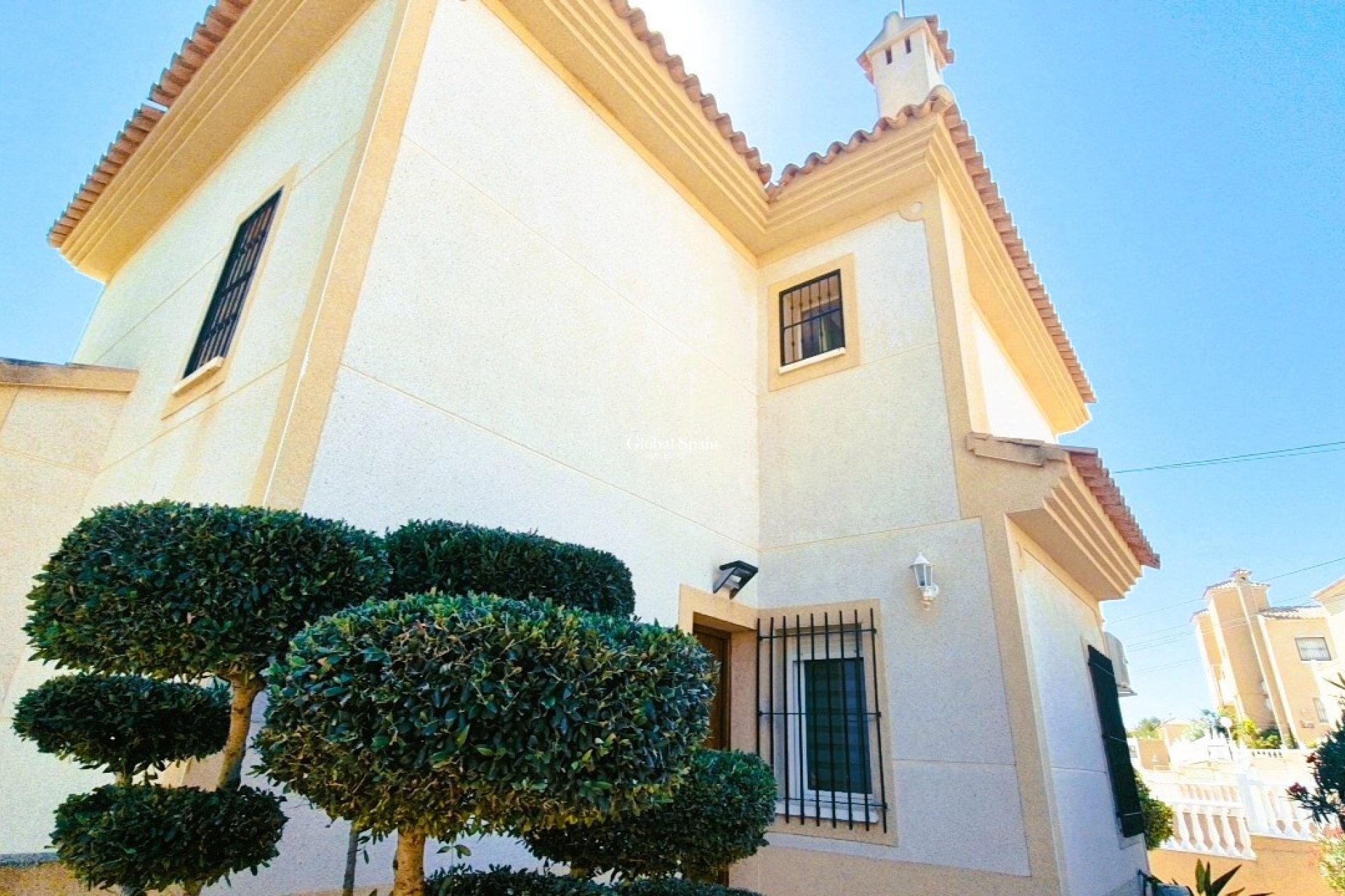 Resale - VILLA -
ORIHUELA COSTA - Costa Blanca