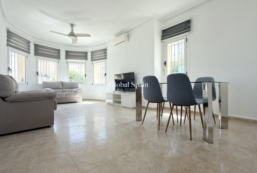 Resale - VILLA -
ORIHUELA COSTA - Costa Blanca