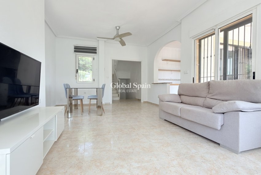 Resale - VILLA -
ORIHUELA COSTA - Costa Blanca