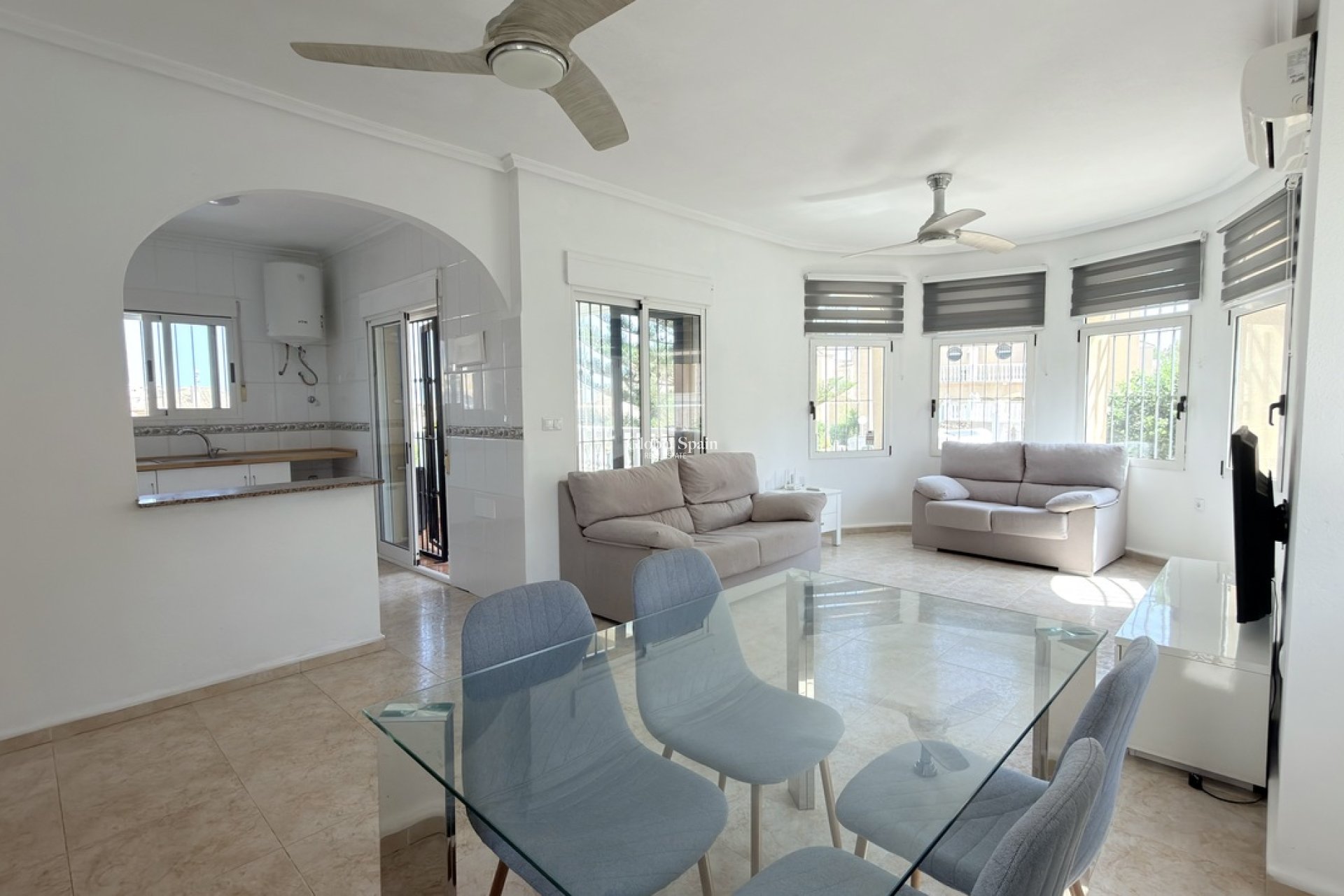 Resale - VILLA -
ORIHUELA COSTA - Costa Blanca