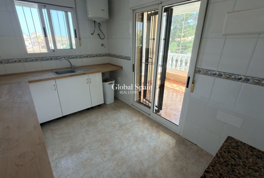 Resale - VILLA -
ORIHUELA COSTA - Costa Blanca