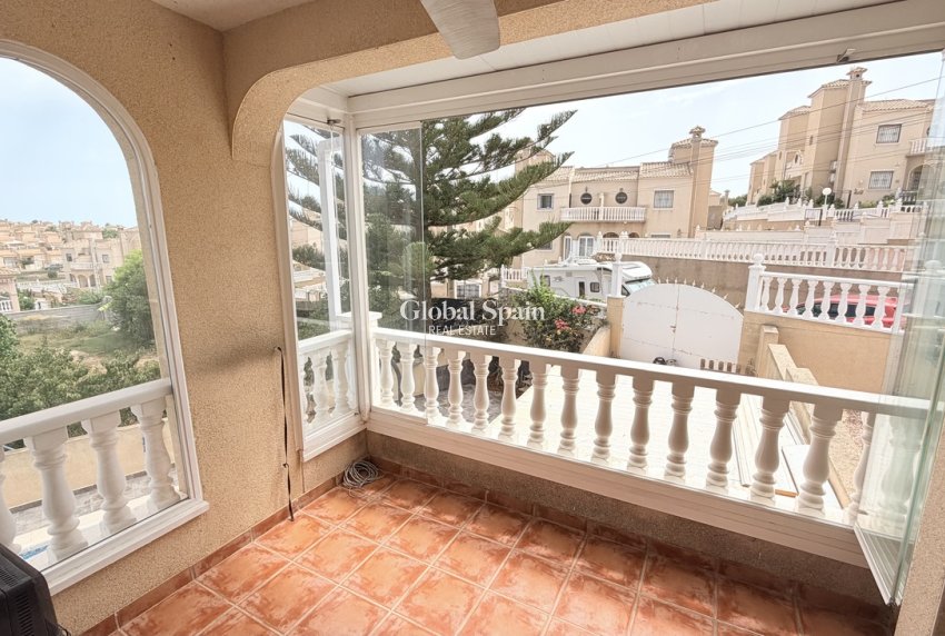 Resale - VILLA -
ORIHUELA COSTA - Costa Blanca