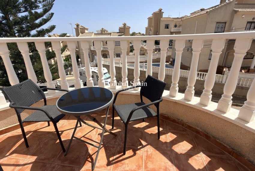 Resale - VILLA -
ORIHUELA COSTA - Costa Blanca