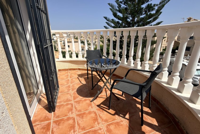 Resale - VILLA -
ORIHUELA COSTA - Costa Blanca