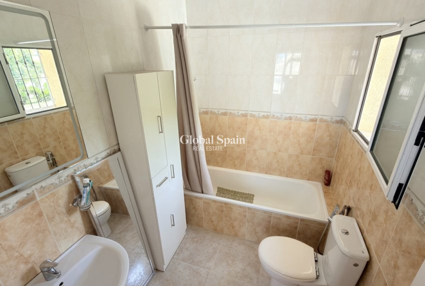 Resale - VILLA -
ORIHUELA COSTA - Costa Blanca
