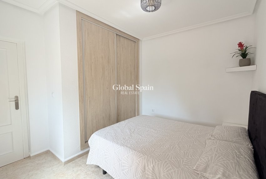 Resale - VILLA -
ORIHUELA COSTA - Costa Blanca