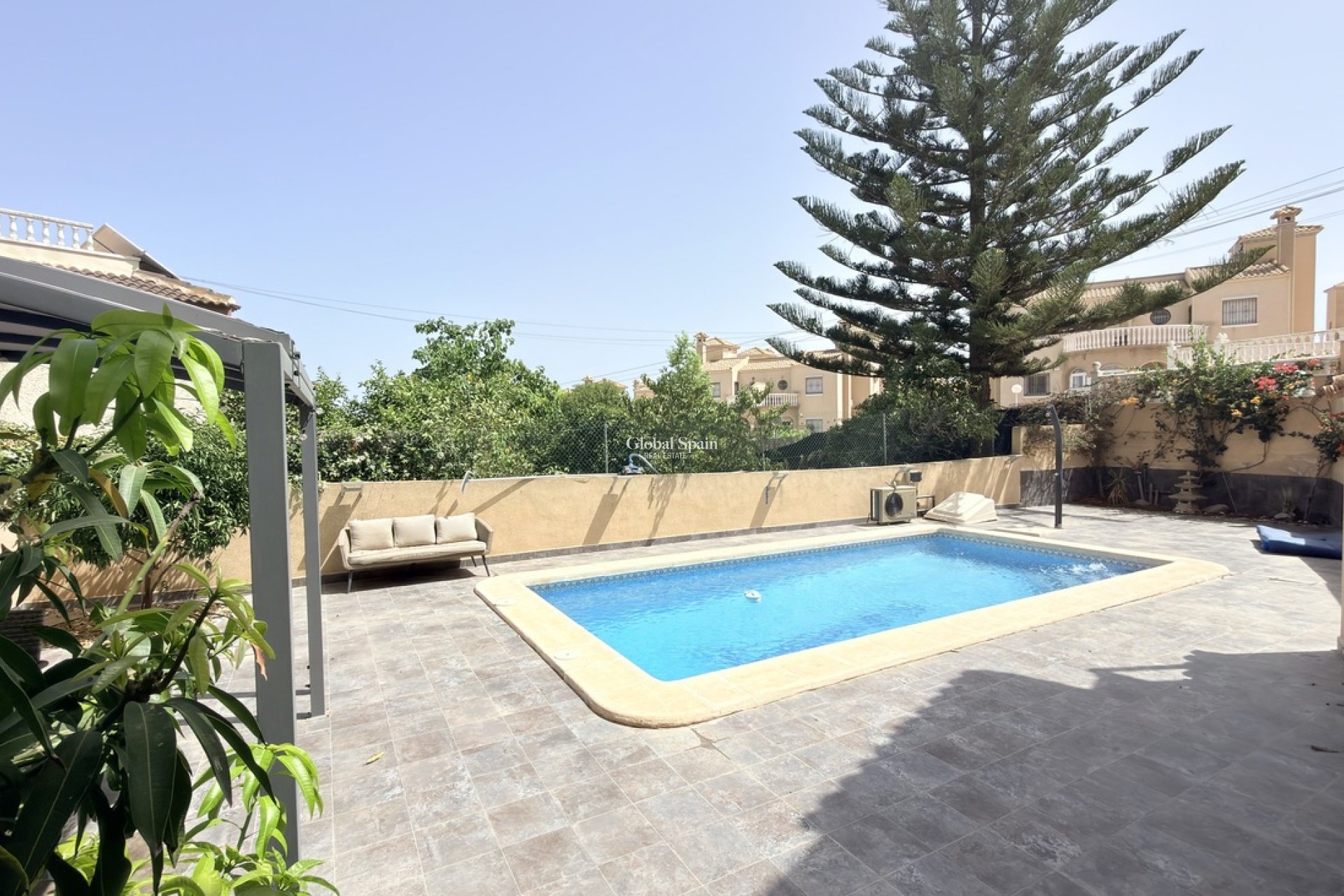 Resale - VILLA -
ORIHUELA COSTA - Costa Blanca