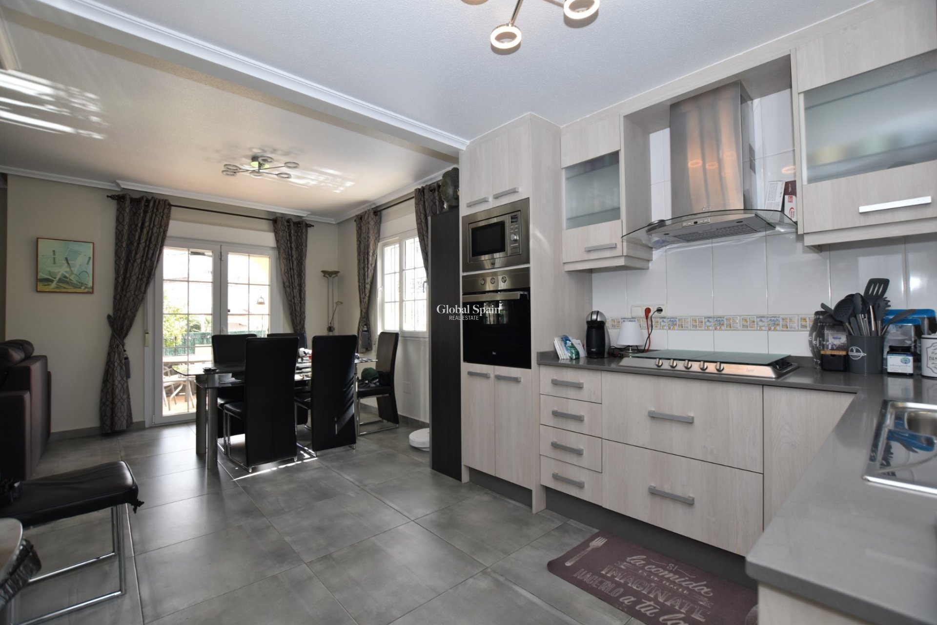 Resale - VILLA -
ORIHUELA COSTA - Costa Blanca