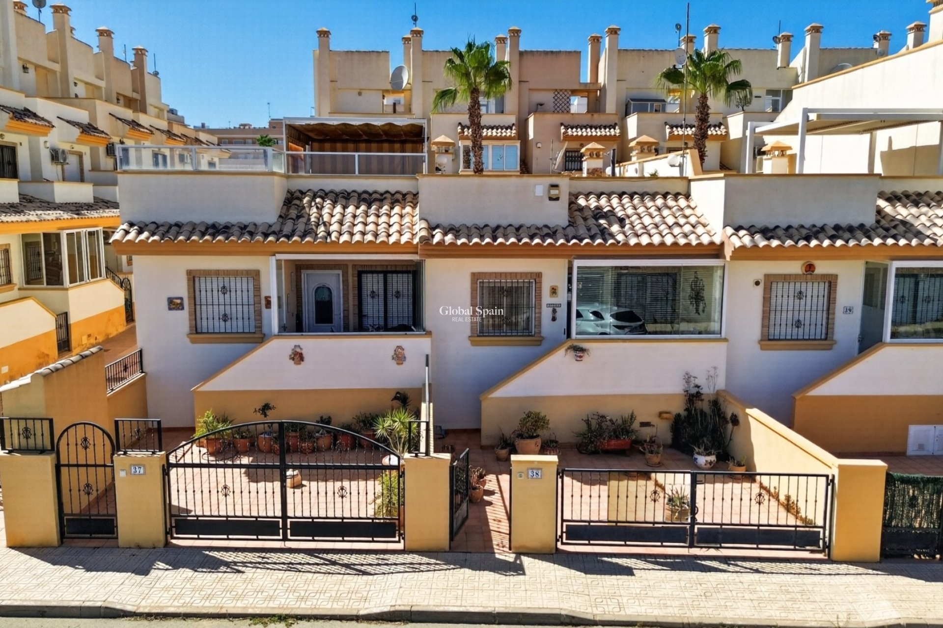 Resale - VILLA -
ORIHUELA COSTA - Costa Blanca