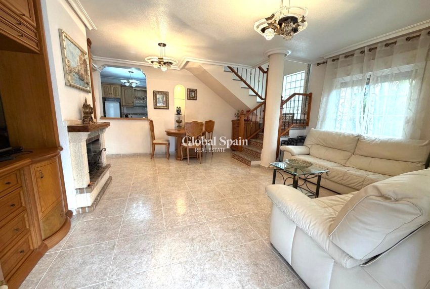 Resale - VILLA -
ORIHUELA COSTA - Costa Blanca