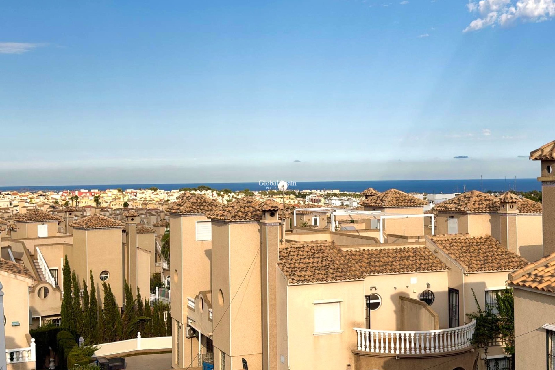 Resale - VILLA -
ORIHUELA COSTA - Costa Blanca