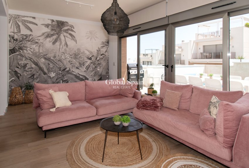 Resale - VILLA -
ORIHUELA COSTA - Costa Blanca