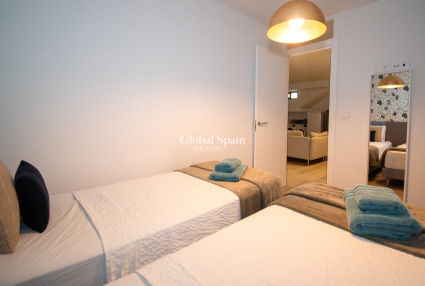 Resale - VILLA -
ORIHUELA COSTA - Costa Blanca