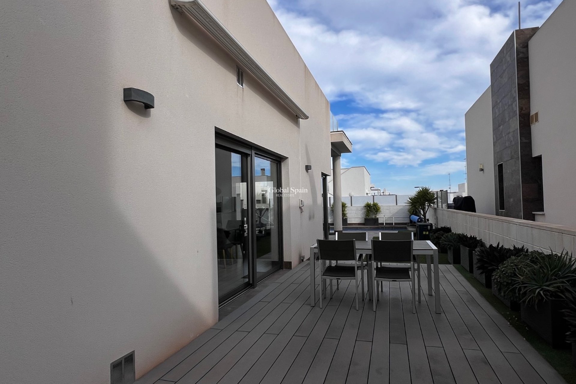 Resale - VILLA -
ORIHUELA COSTA - Costa Blanca