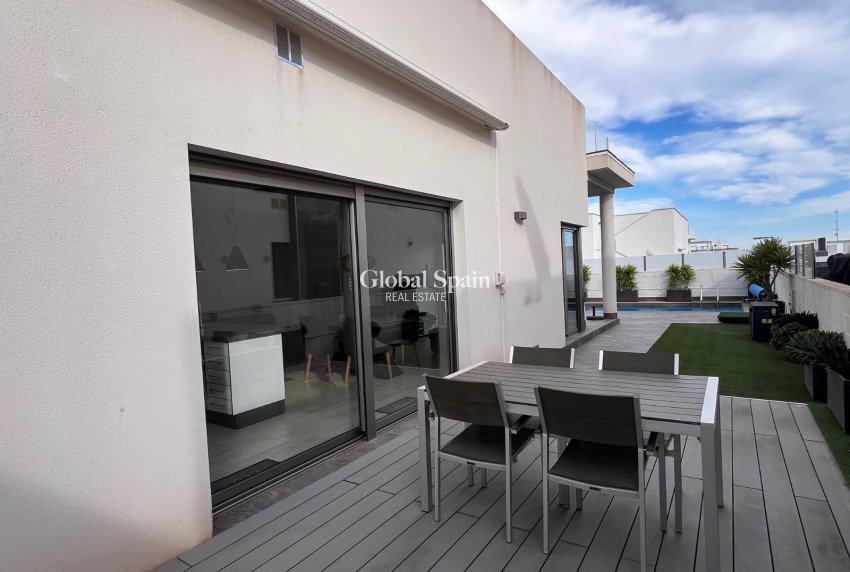 Resale - VILLA -
ORIHUELA COSTA - Costa Blanca