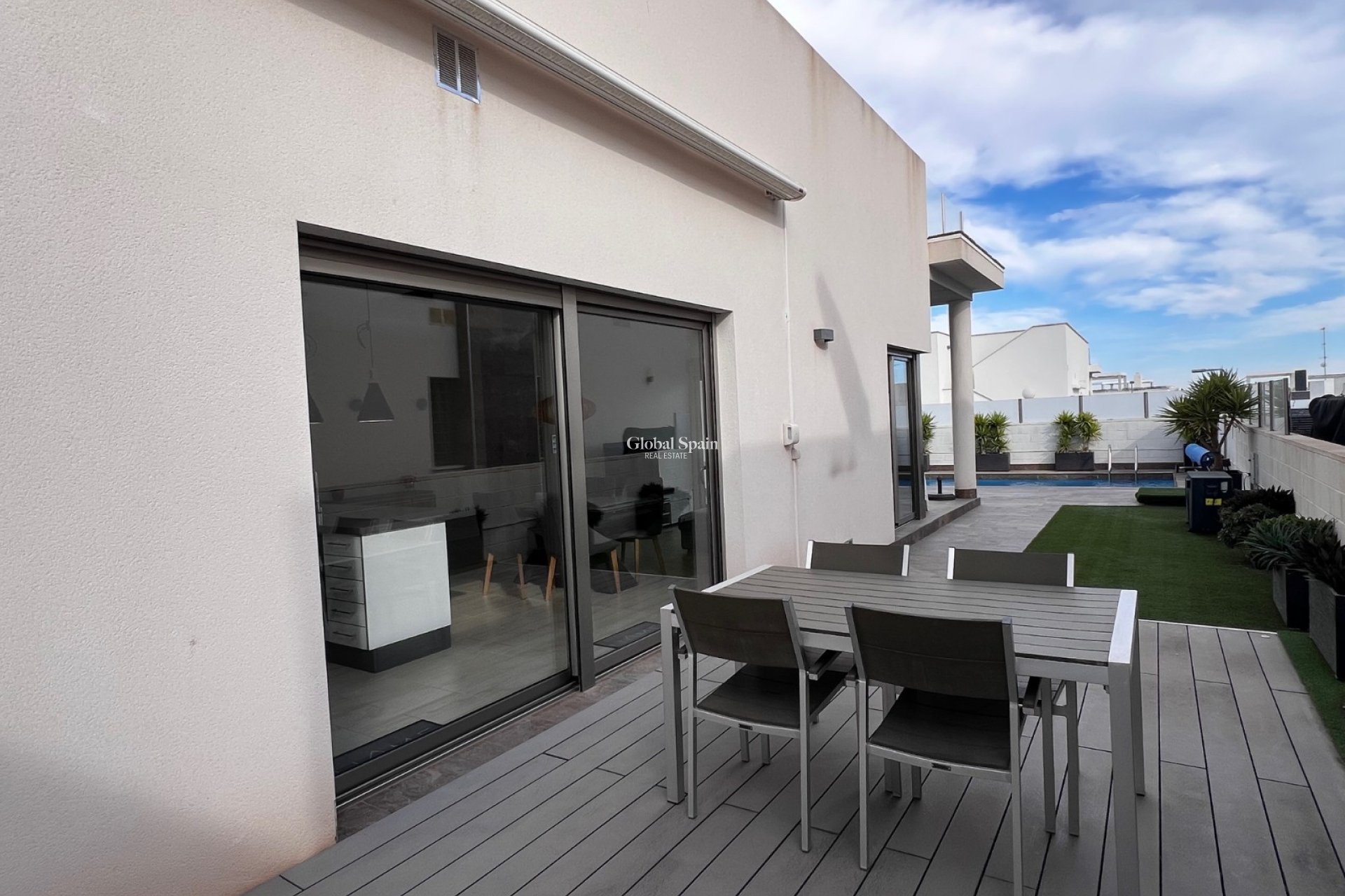 Resale - VILLA -
ORIHUELA COSTA - Costa Blanca