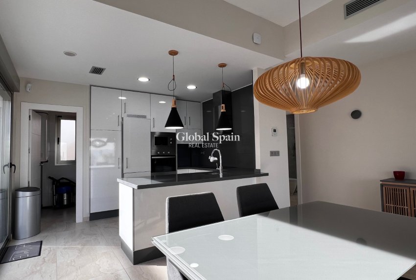 Resale - VILLA -
ORIHUELA COSTA - Costa Blanca