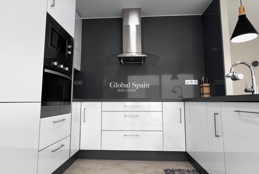 Resale - VILLA -
ORIHUELA COSTA - Costa Blanca