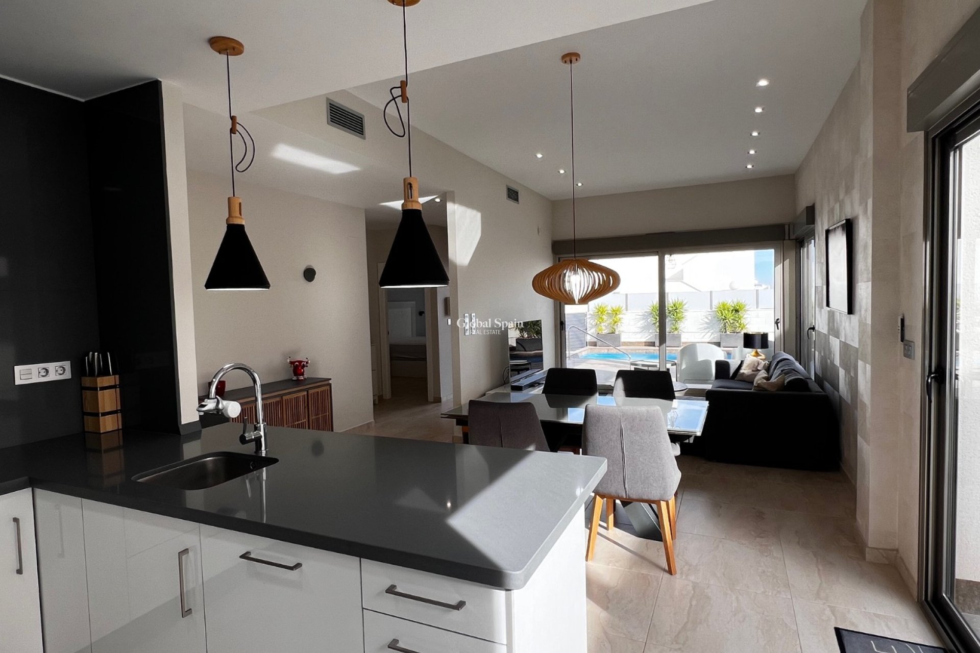 Resale - VILLA -
ORIHUELA COSTA - Costa Blanca