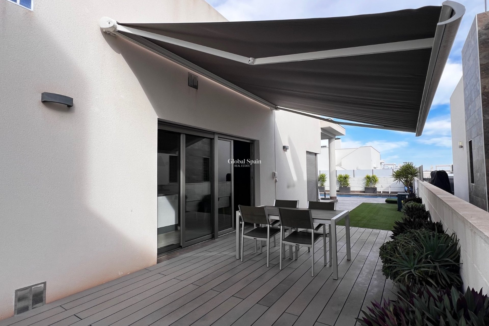 Resale - VILLA -
ORIHUELA COSTA - Costa Blanca