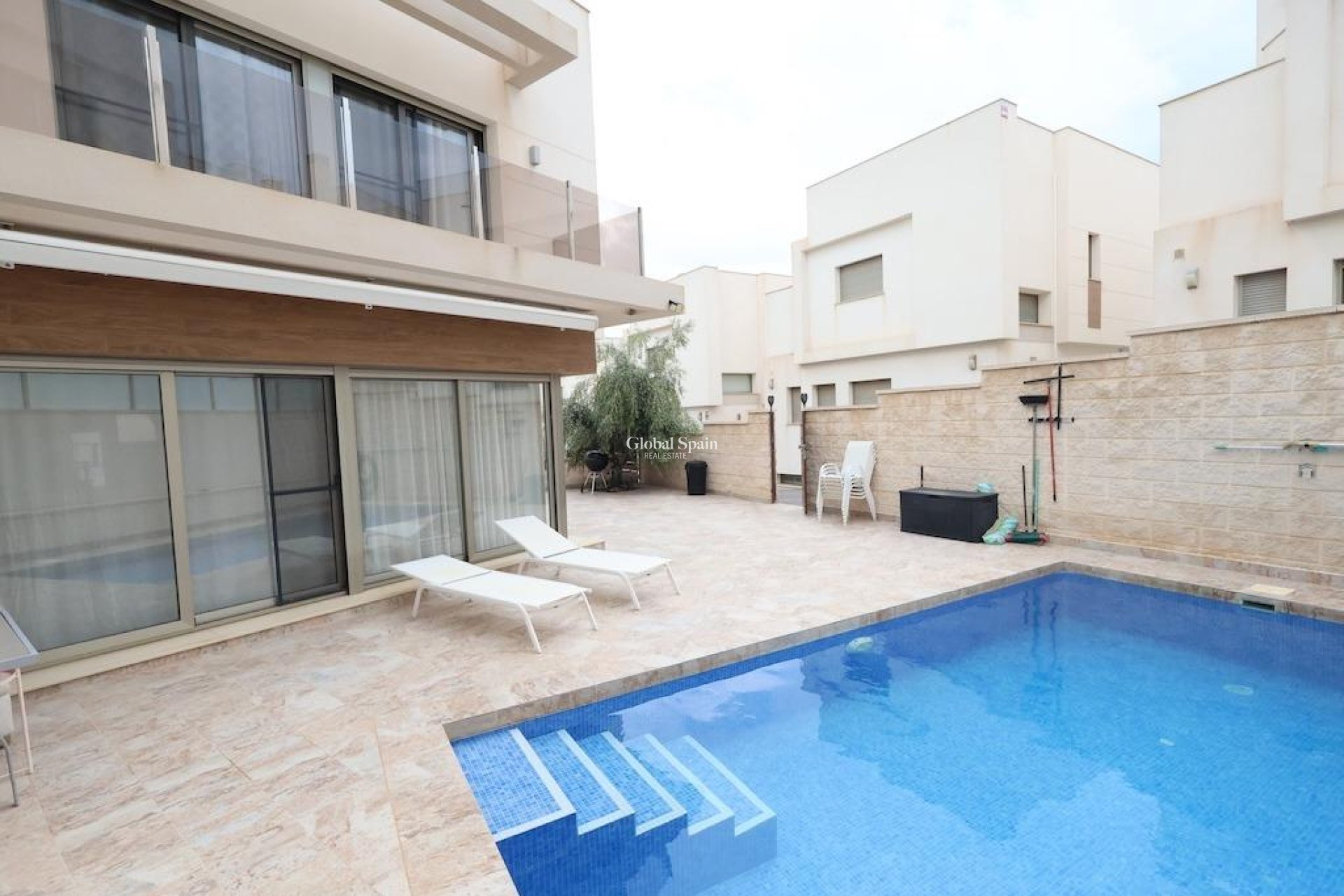 Resale - VILLA -
ORIHUELA COSTA - Costa Blanca