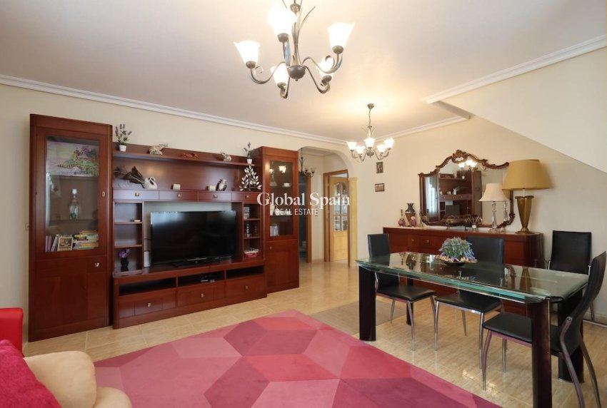 Resale - VILLA -
ORIHUELA COSTA - Costa Blanca