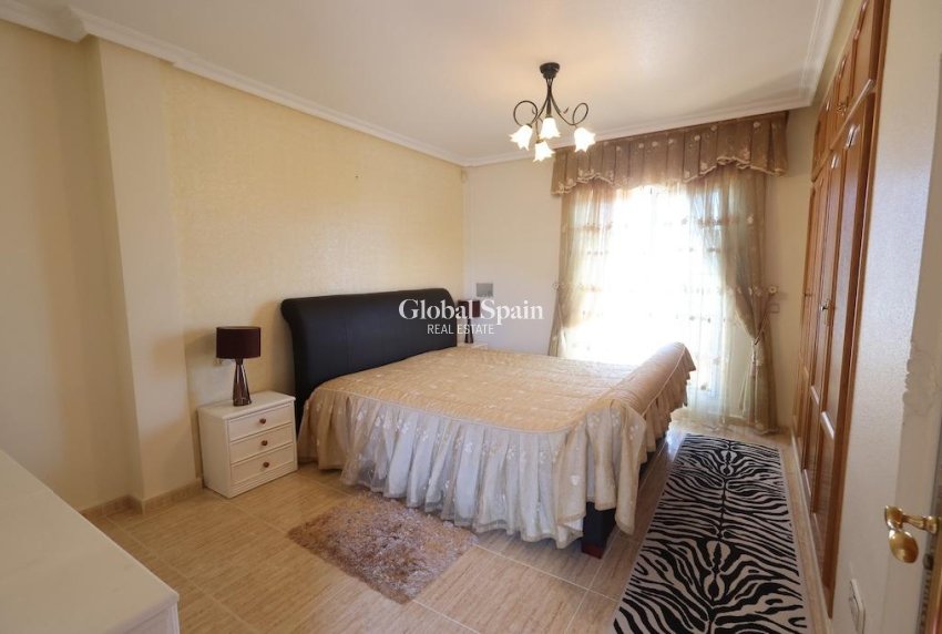 Resale - VILLA -
ORIHUELA COSTA - Costa Blanca