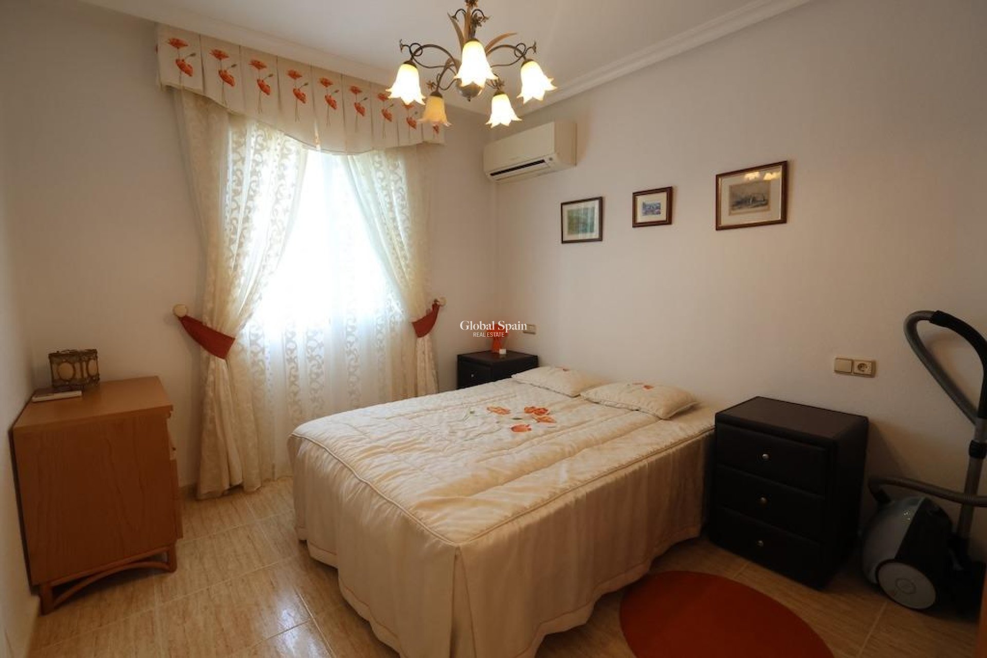 Resale - VILLA -
ORIHUELA COSTA - Costa Blanca