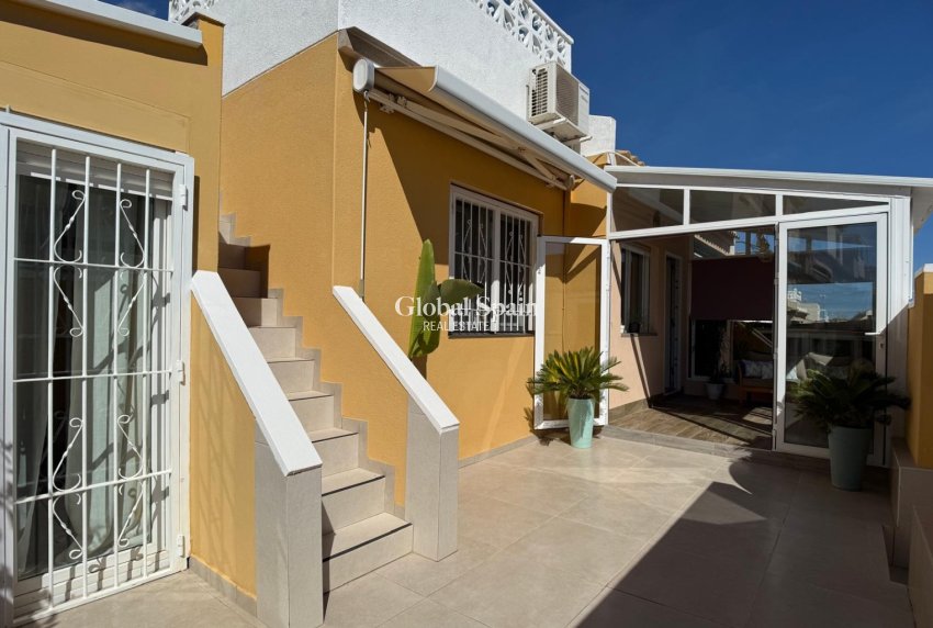 Resale - VILLA -
ORIHUELA COSTA - Costa Blanca