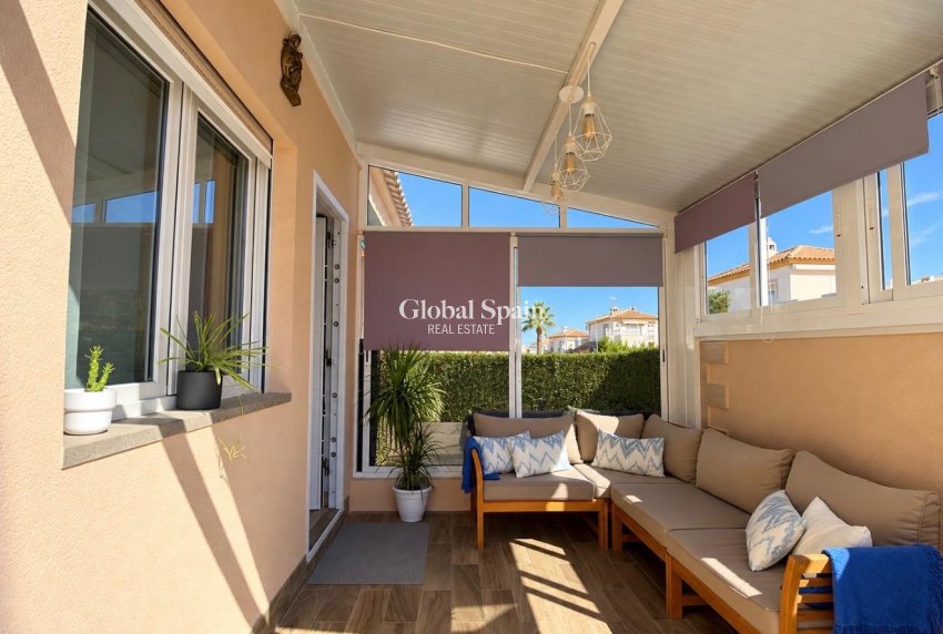 Resale - VILLA -
ORIHUELA COSTA - Costa Blanca