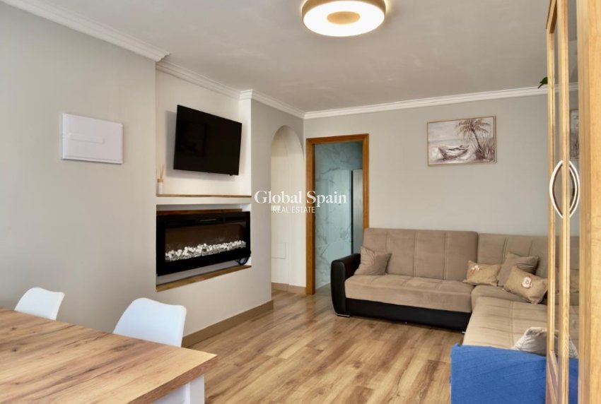 Resale - VILLA -
ORIHUELA COSTA - Costa Blanca