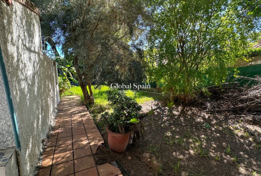 Resale - VILLA -
ORIHUELA COSTA - Costa Blanca