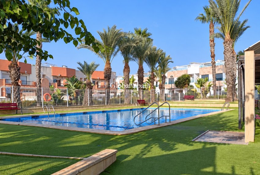 Resale - VILLA -
ORIHUELA COSTA - Costa Blanca