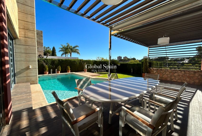 Resale - VILLA -
Orihuela Costa - Dehesa de Campoamor