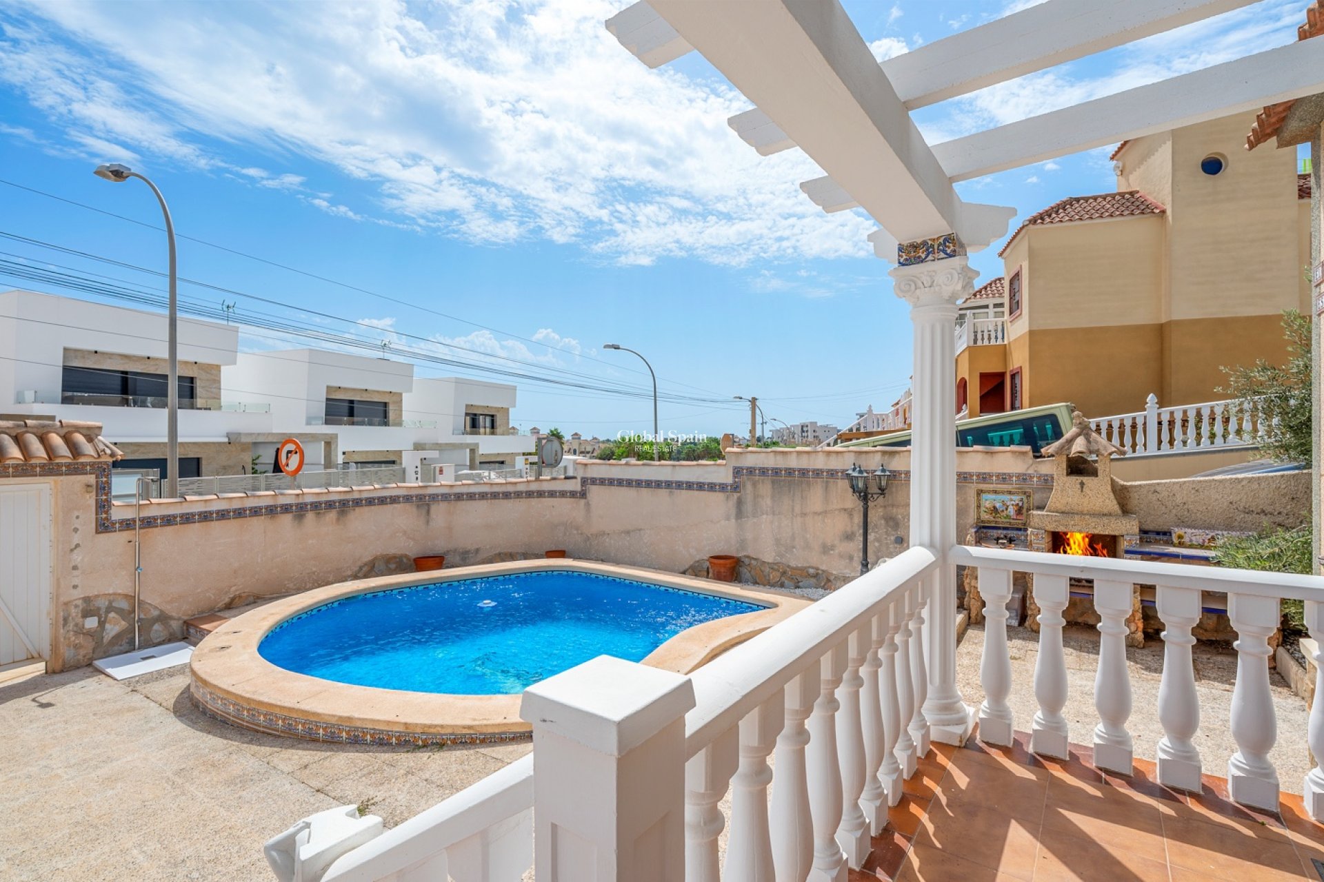 Resale - VILLA -
ORIHUELA COSTA - El Galan
