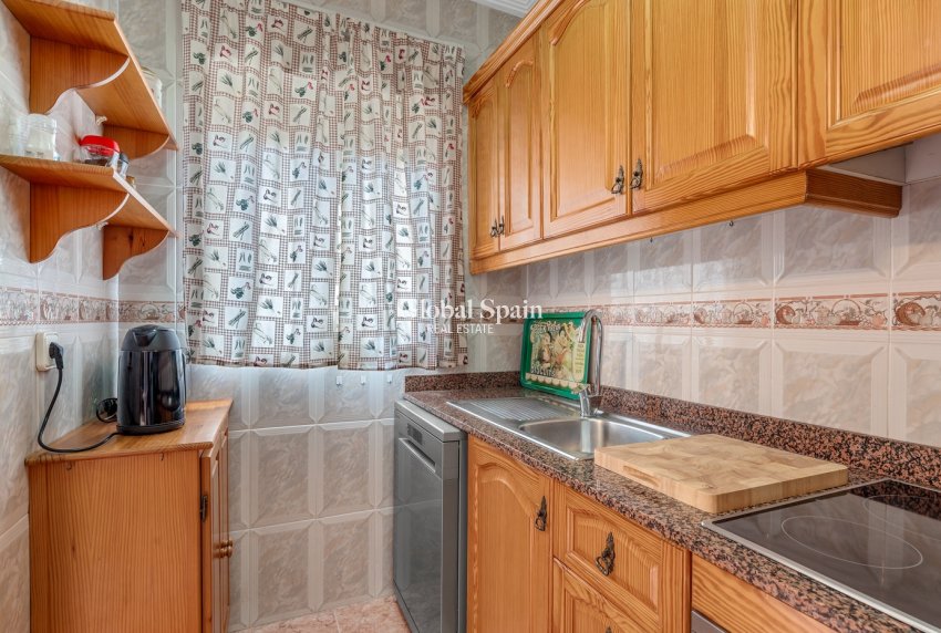 Resale - VILLA -
ORIHUELA COSTA - El Galan