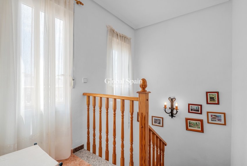 Resale - VILLA -
ORIHUELA COSTA - El Galan