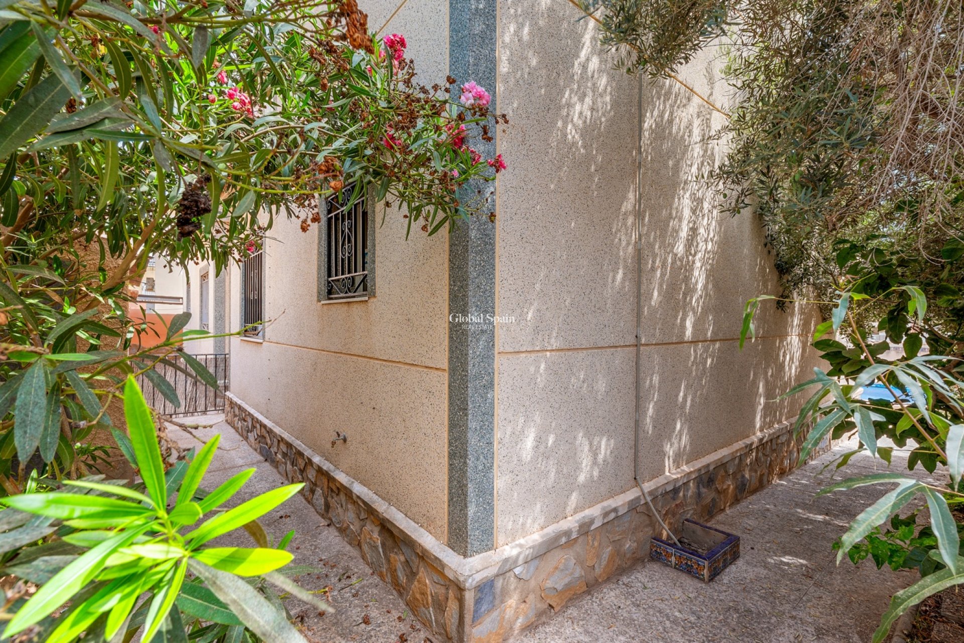 Resale - VILLA -
ORIHUELA COSTA - El Galan