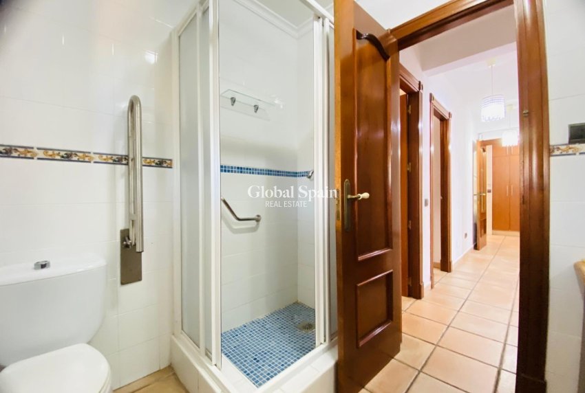 Resale - VILLA -
ORIHUELA COSTA - La Florida