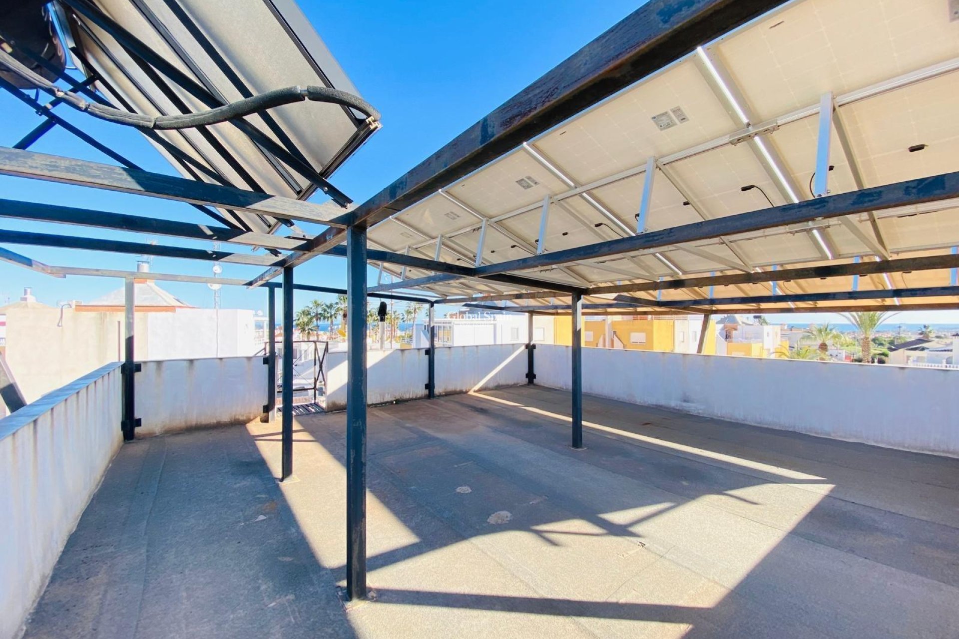 Resale - VILLA -
ORIHUELA COSTA - La Florida