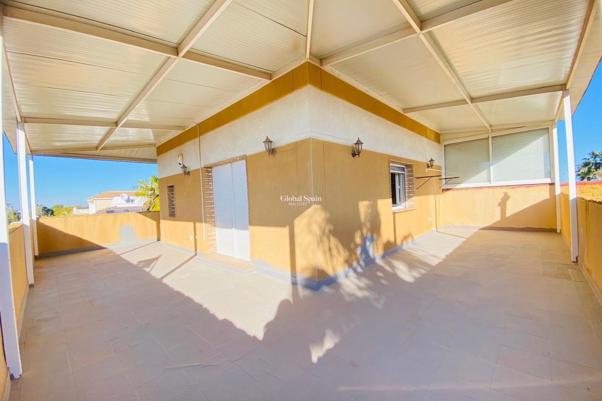 Resale - VILLA -
ORIHUELA COSTA - La Florida