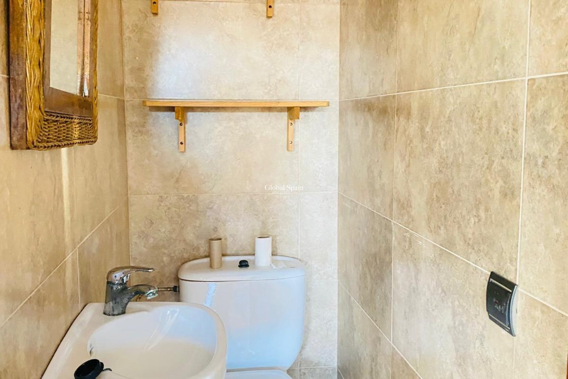 Resale - VILLA -
ORIHUELA COSTA - La Florida