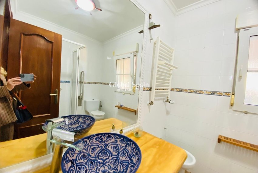 Resale - VILLA -
ORIHUELA COSTA - La Florida