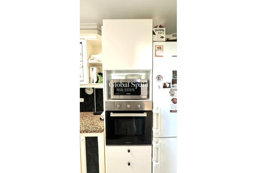 Resale - VILLA -
ORIHUELA COSTA - La Regia