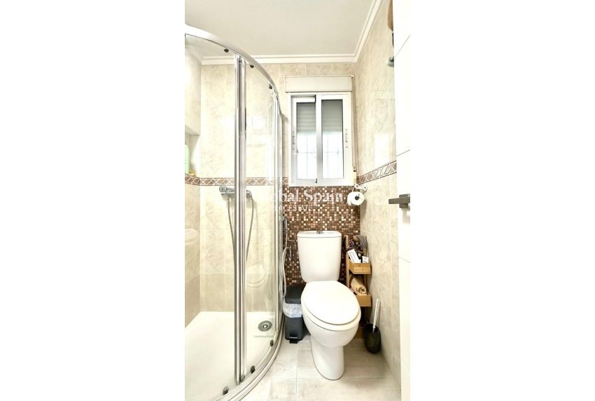 Resale - VILLA -
ORIHUELA COSTA - La Regia